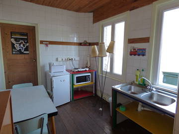Roomlala | Quarto mobilado e equipado