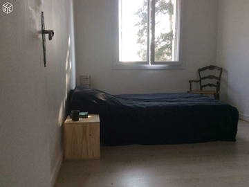 Roomlala | Quarto mobilado em T3 