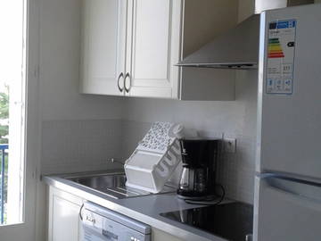 Roomlala | Quarto mobiliado