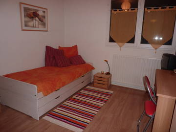 Roomlala | Quarto mobiliado + banheiro