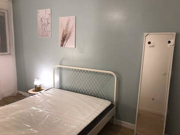 Roomlala | Quarto mobiliado com banheiro privativo