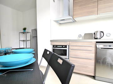 Roomlala | Quarto mobiliado com carinho para você