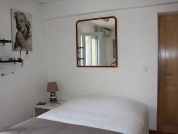 Roomlala | Quarto mobiliado com chuveiro e toalete privativos