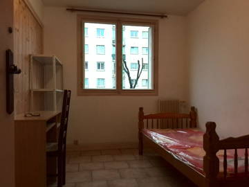Roomlala | Quarto mobiliado de 9 m² em apartamento
