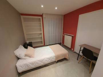 Roomlala | Quarto mobiliado em apartamento compartilhado