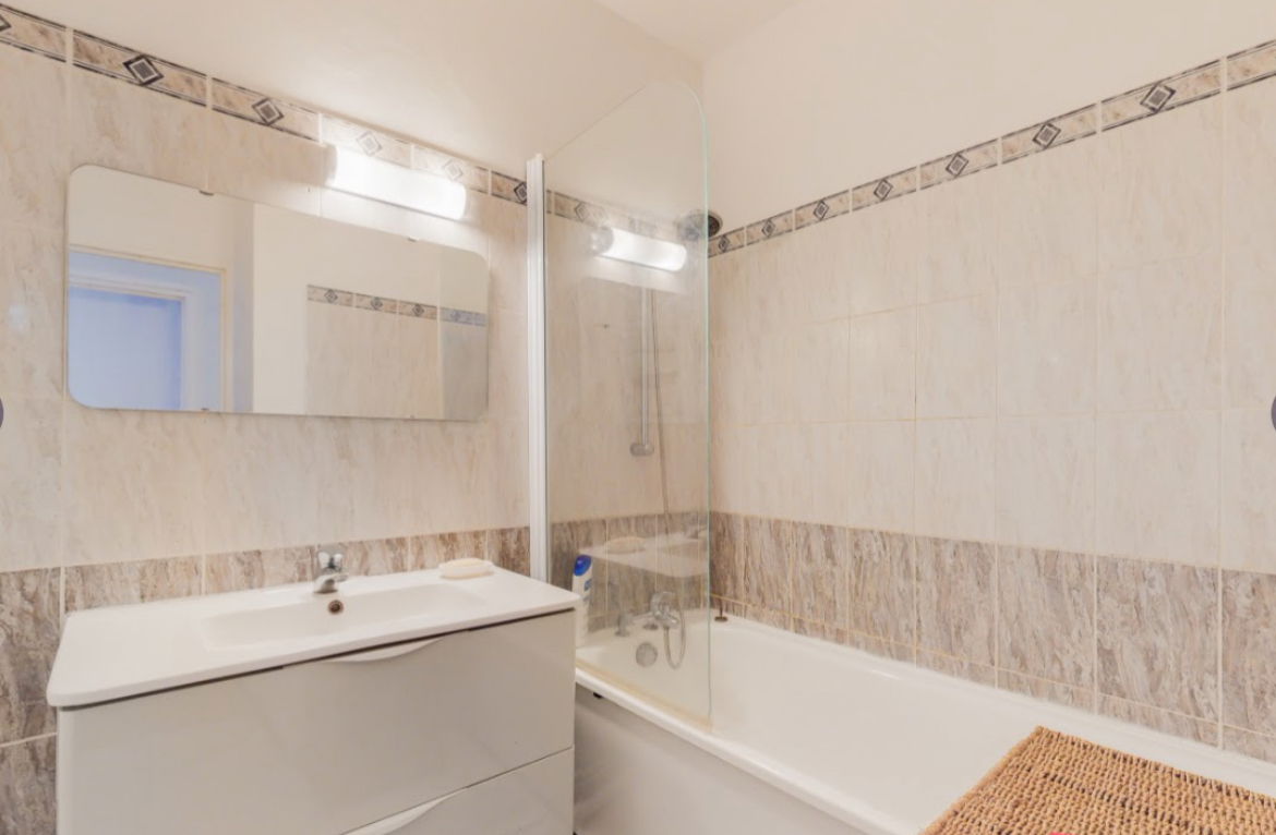 Colocação Villeurbanne 588235