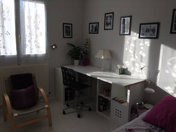 Roomlala | Quarto mobiliado em casa espaçosa