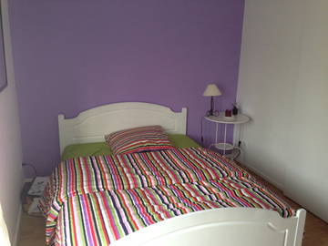 Roomlala | Quarto mobiliado em casa independente
