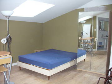 Roomlala | Quarto mobiliado independente