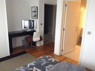 Roomlala | Quarto mobiliado moderno no 2º andar