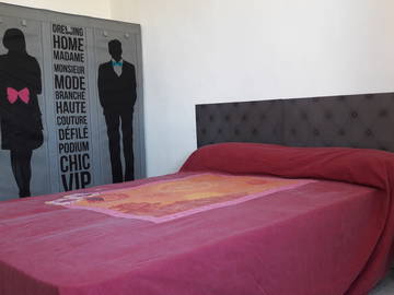 Roomlala | Quarto mobiliado na casa de um residente 