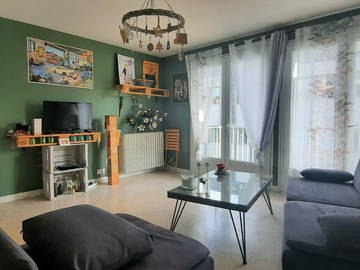 Roomlala | Quarto mobiliado no centro da cidade