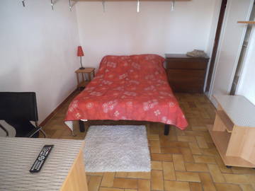 Roomlala | Quarto mobiliado o ano todo