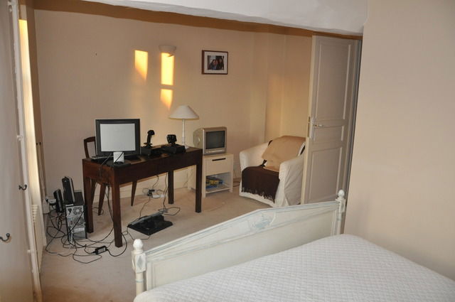 Hospedagem Em Casa De Família La-Celle-Saint-Cloud 27364