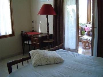 Roomlala | Quarto mobiliado para alugar + banheiro/WC