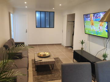 Roomlala | Quarto mobiliado por designer em acomodação compartilhada premium totalmente equipada