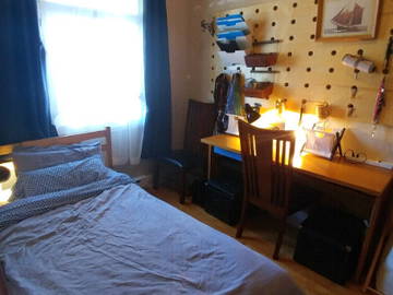 Roomlala | Quarto mobiliado, tudo incluso