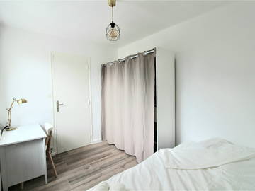 Roomlala | Quarto muito agradável e gratuito em apartamento compartilhado de 3 quartos