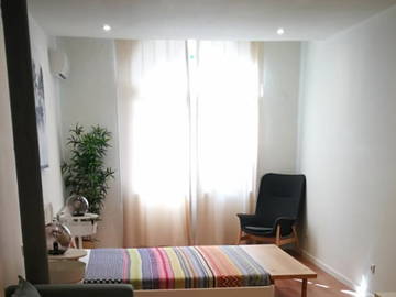 Roomlala | Quarto muito luminoso e grande com varanda