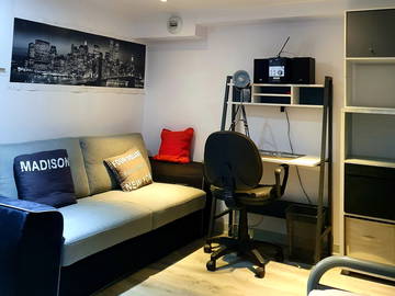 Roomlala | Quarto New York - Long Stay - Villa + Garden - 200m da Estação RER D