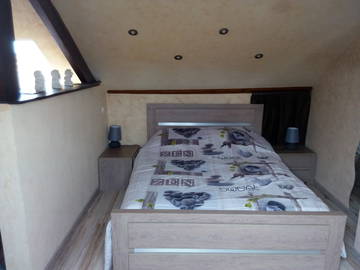 Roomlala | Quarto no sótão com escrivaninha grande