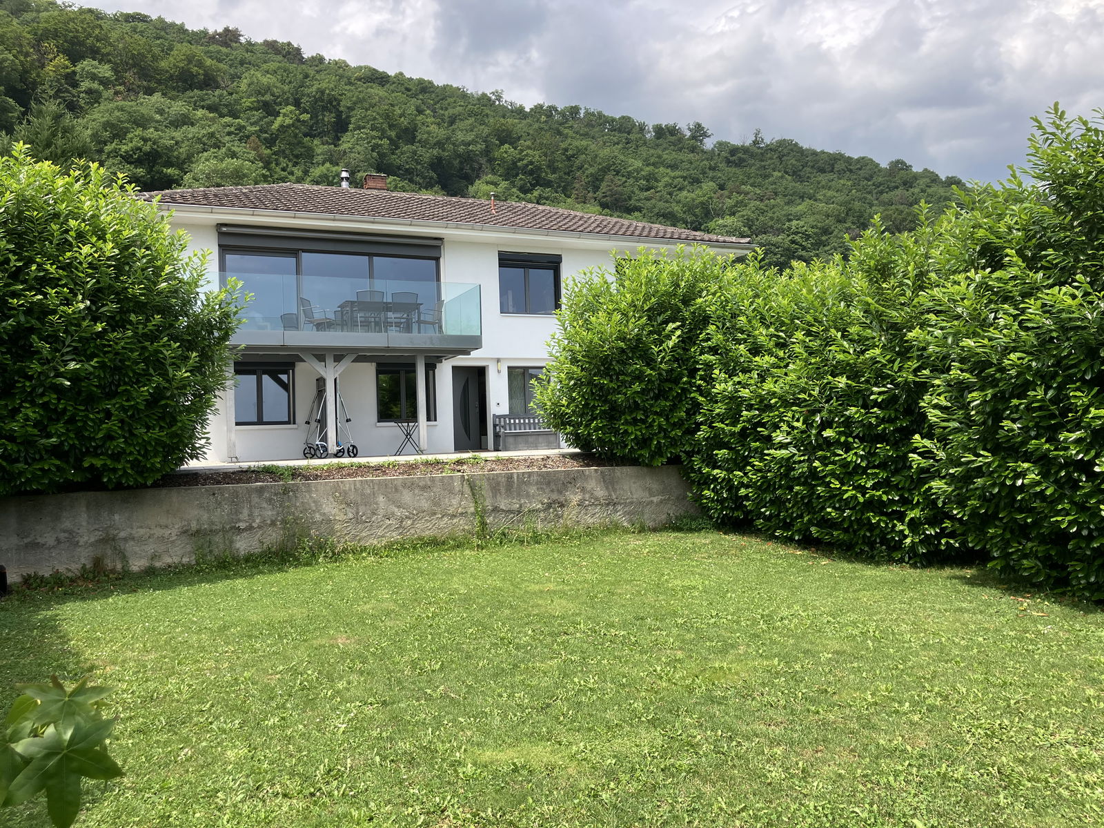 Hospedagem Em Casa De Família Cornaux 541666