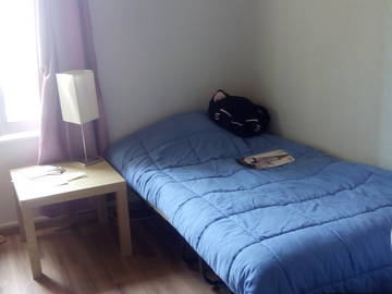 Roomlala | Quarto para alugar a 15 minutos da Epfl