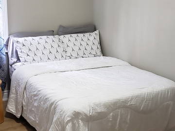Roomlala | Quarto para alugar a poucos minutos do centro de Ottawa