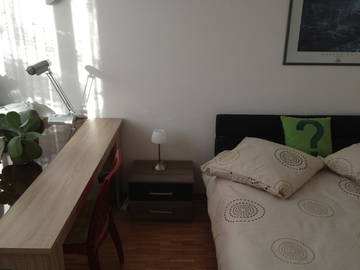 Roomlala | Quarto para alugar a um estudante na casa de um residente 