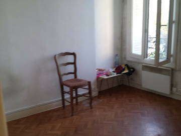 Roomlala | Quarto para alugar em Antony 