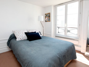 Roomlala | Quarto para alugar em apartamento de 4 assoalhadas com muita luz