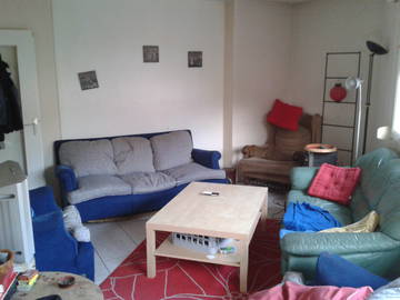 Roomlala | Quarto para alugar em apartamento de 4 assoalhadas - Métro A République 