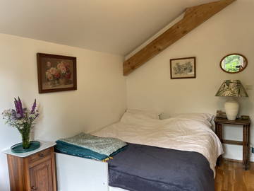 Roomlala | Quarto para alugar em casa entre a aldeia e a natureza