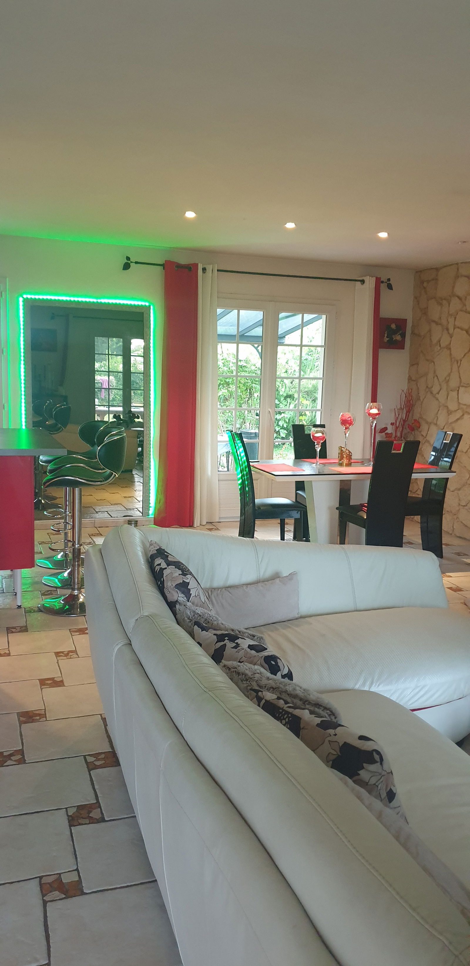 Hospedagem Em Casa De Família Guéreins 420773