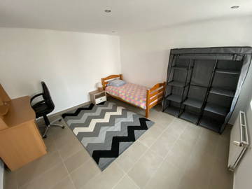 Roomlala | Quarto para alugar em casa reformada