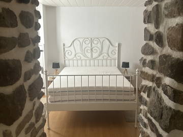 Roomlala | Quarto para alugar em esery acima de Reigner