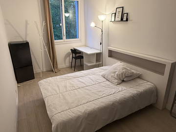 Roomlala | Quarto para alugar em Evry