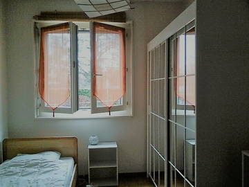 Roomlala | Quarto para alugar em Genebra, a 15 minutos de bonde da Estação Cornavin