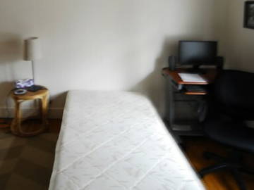 Roomlala | Quarto para alugar em Montreal