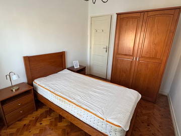 Kamer bij de gastheer te huur in Moscavide - foto 1 : Slaapkamer-1