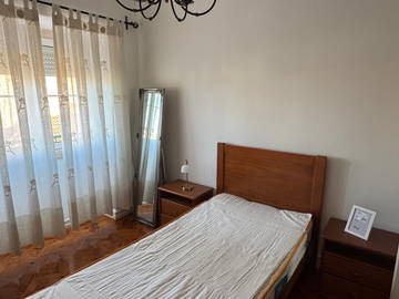 Kamer bij de gastheer te huur in Moscavide - foto 3 : Slaapkamer-3