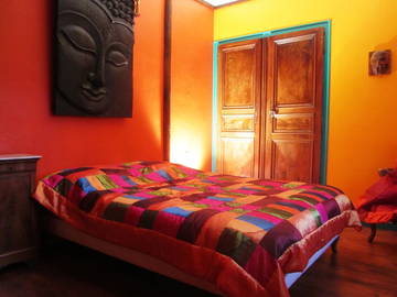 Roomlala | Quarto para alugar em uma villa com vista para o lago