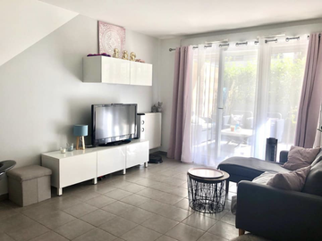 Roomlala | Quarto para alugar em Venissieux perto do bonde e do metrô