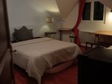 Roomlala | Quarto para alugar em zona calma perto de todas as comodidades e