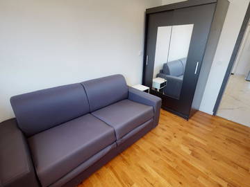 Roomlala | Quarto para alugar em zona sossegada a 10 minutos do centro
