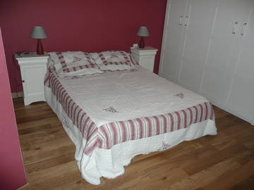 Roomlala | Quarto para alugar na casa de um morador local em Puy du Fou