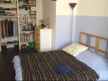 Roomlala | Quarto para alugar na casa de um residente