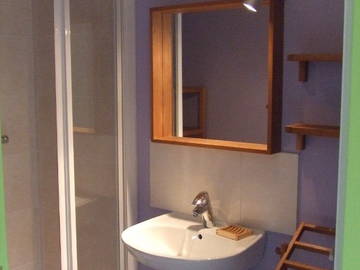 Roomlala | Quarto para alugar na casa de um residente