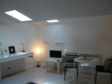 Roomlala | Quarto para alugar na casa de um residente