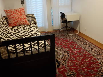 Roomlala | Quarto para alugar na casa de um residente